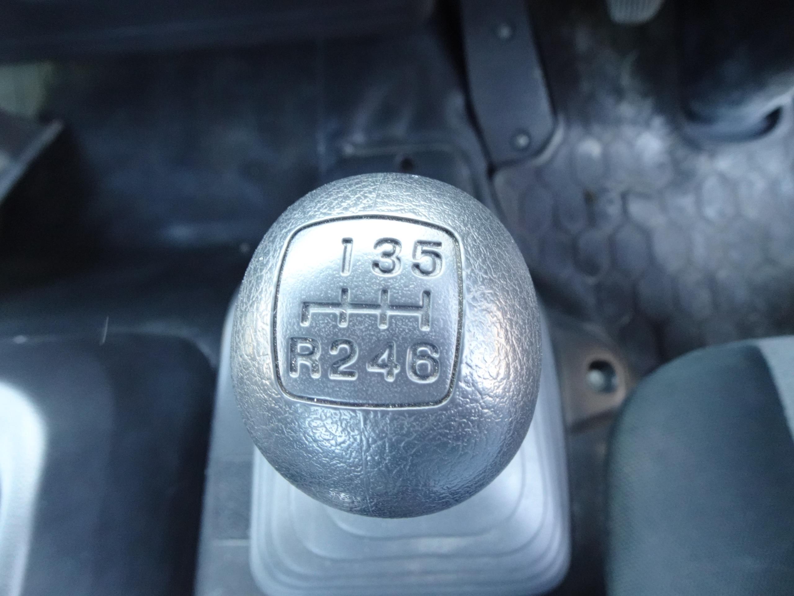 日野増トンミキサー車3.2立米／カヤバ