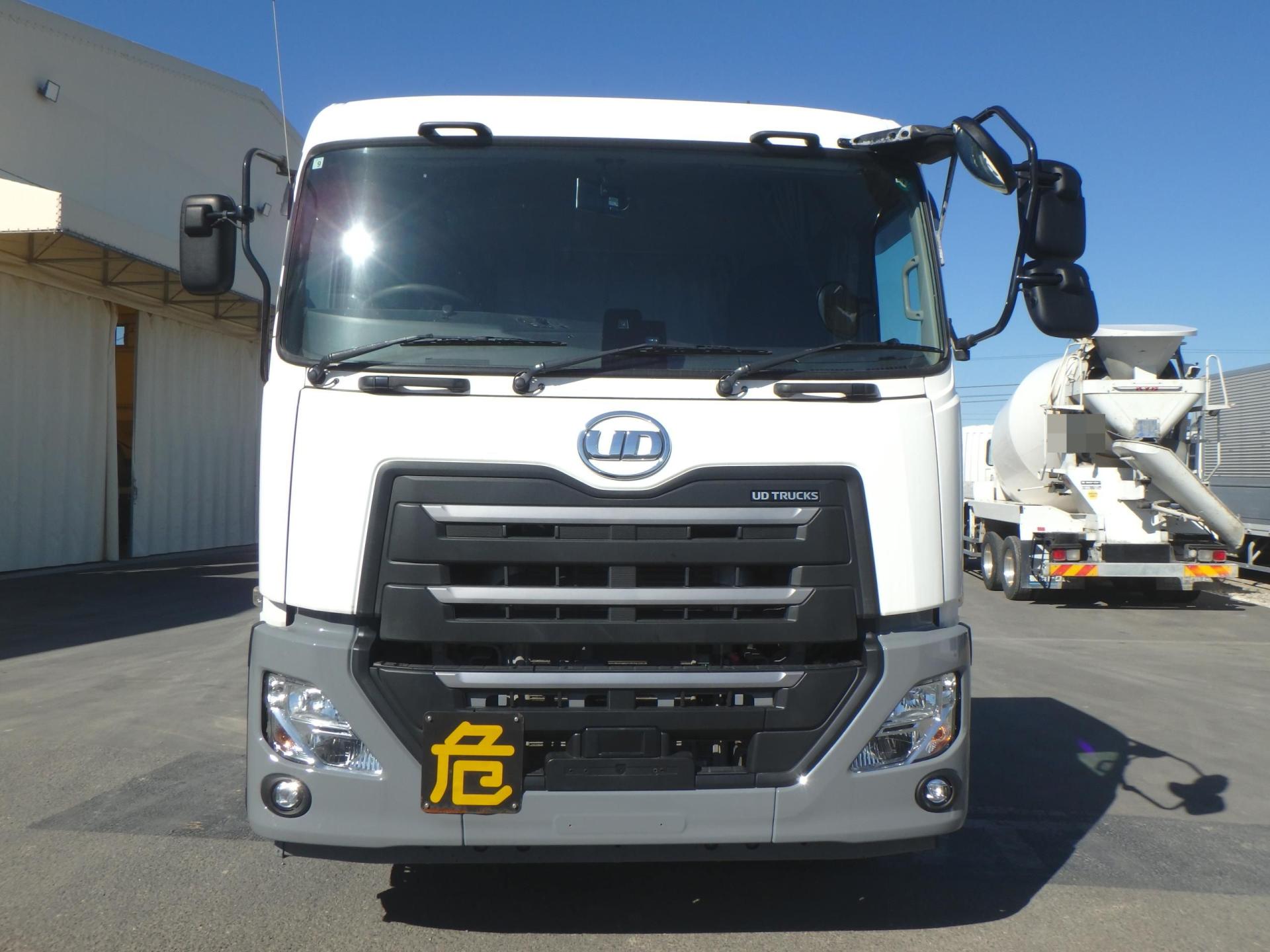 UD11.5tトラクタ／ローリー用ポンプ付きMT