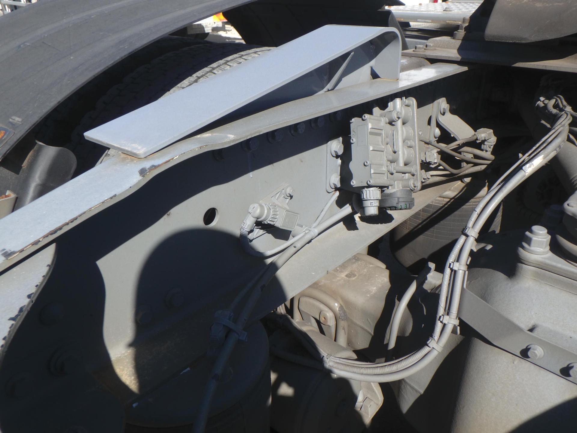 UD11.5tトラクタ／ローリー用ポンプ付きMT