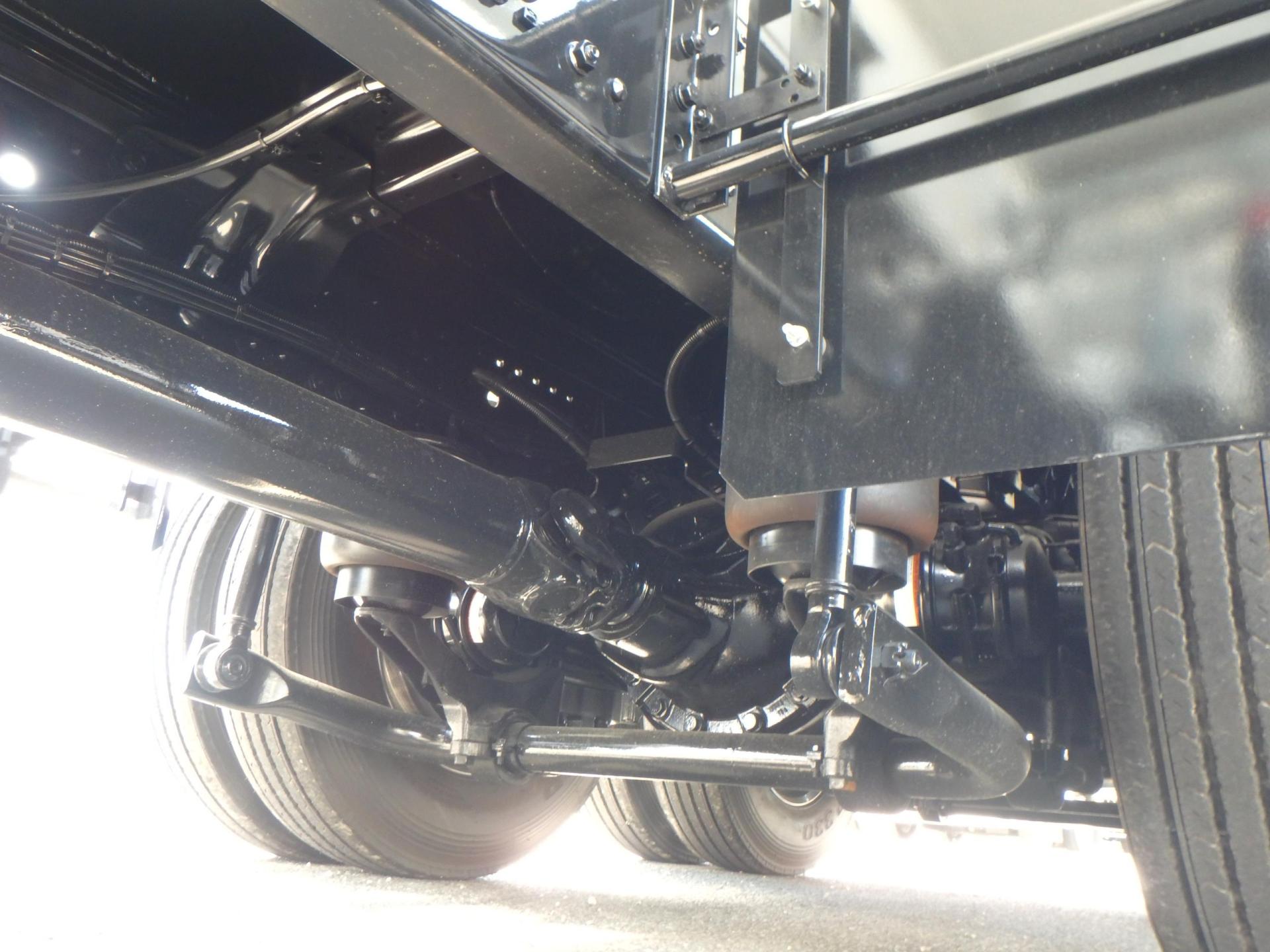 三菱２５t粉粒体運搬車／極東開発製