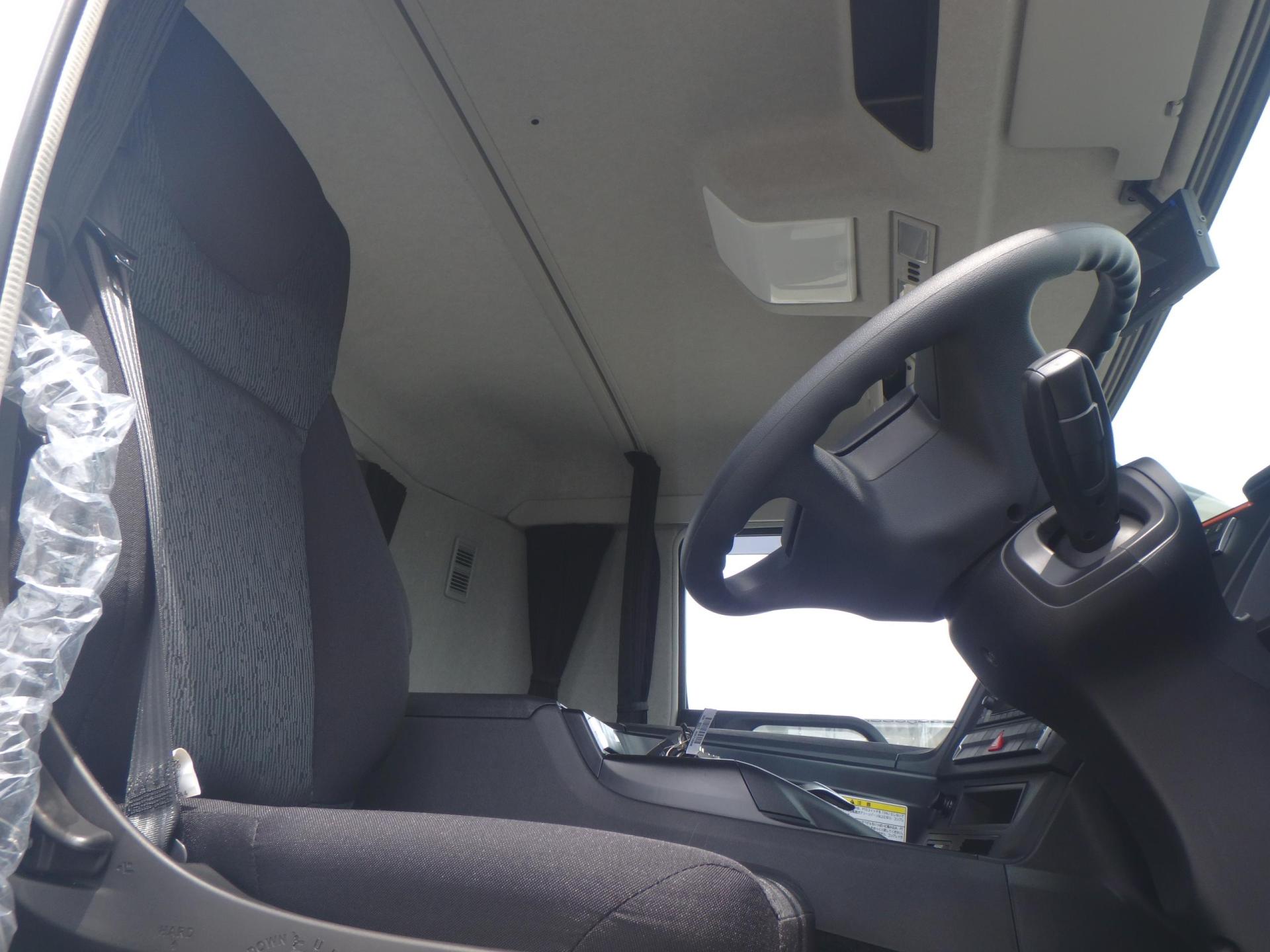三菱２５t粉粒体運搬車／極東開発製