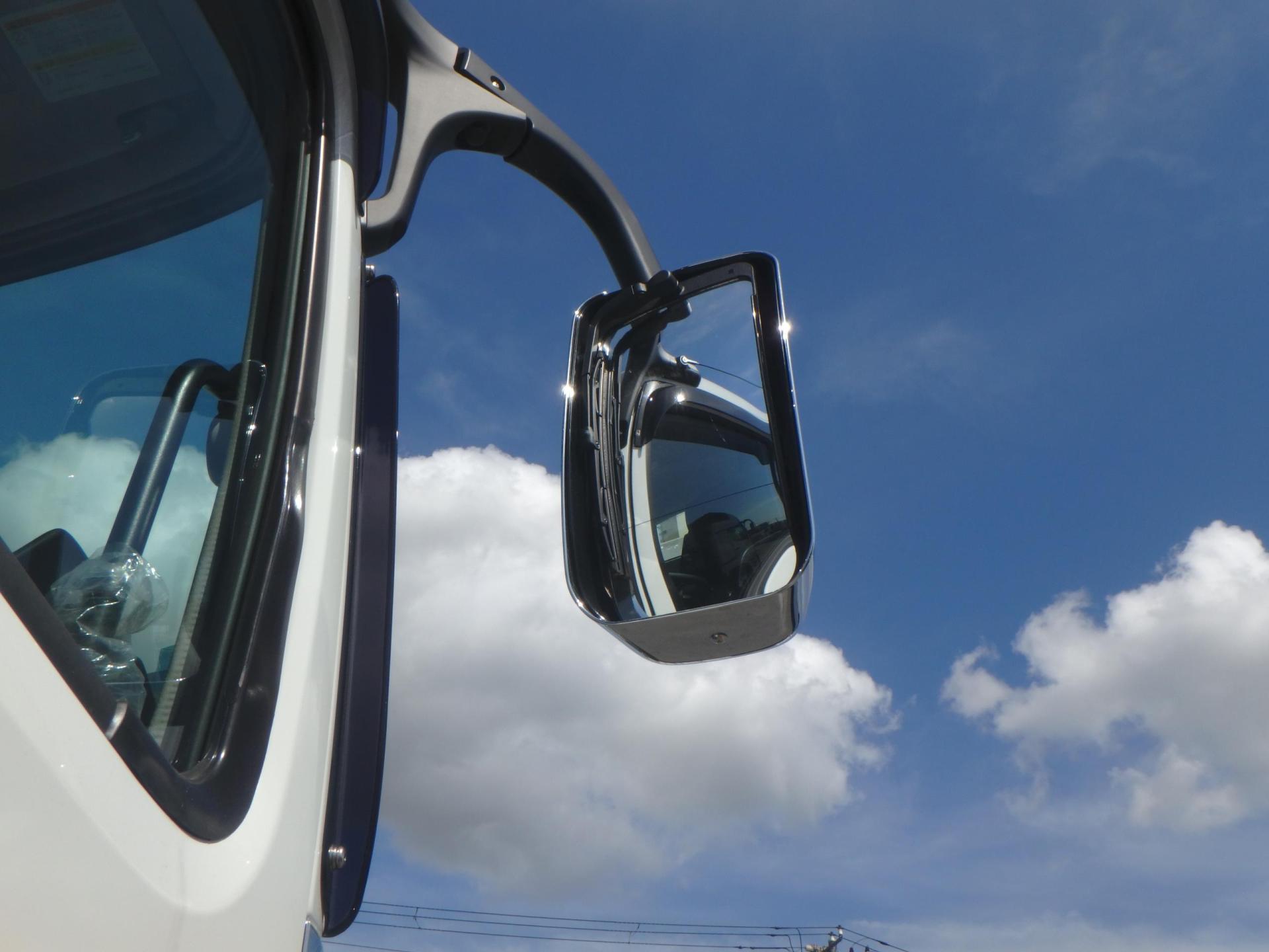 三菱２５t粉粒体運搬車／極東開発製